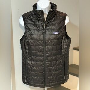 Women’s Size Medium Patagonia Nano Puff Full Zip Vest Jacket Black